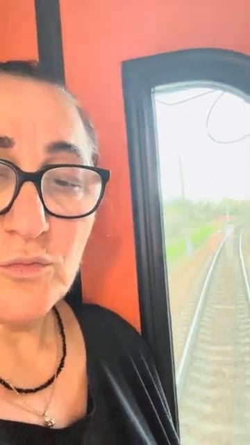 Задумайся человек Жизнь как рельсы быстро уходит