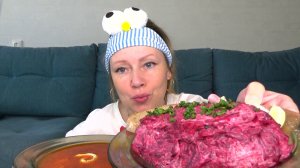Мукбанг от Яновны борщ с салом, селедка под шубой. Еда вкуснота.