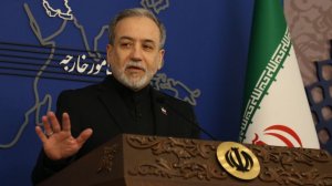 Глава МИД Ирана Аббас Аракчи прилетел в Санкт-Петербург