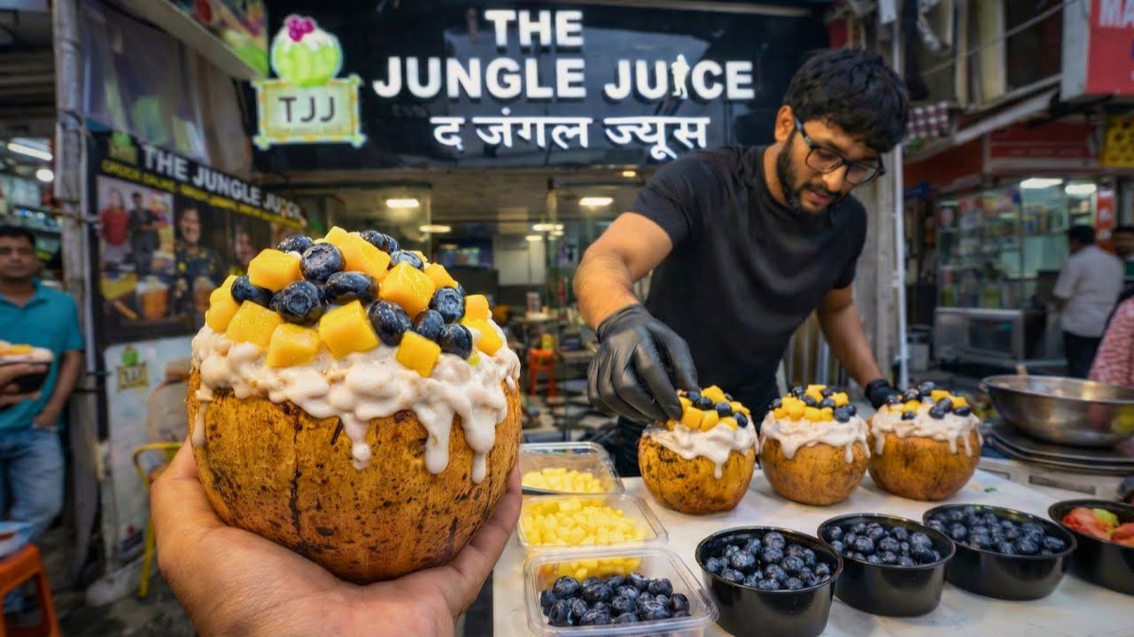 ОБЯЗАТЕЛЬНО ПОПРОБУЙТЕ этот полезный кокосовый десерт в Мумбаи  Суперфуд с манго и черникой