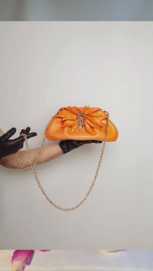 Заняла призовое место на международном конкурсе кожевенников!