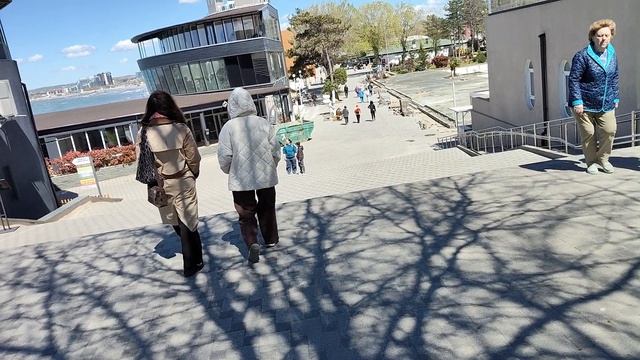 Анапа сегодня солнечная! Но резко похолодало! Пляж санатория Мотылек. 27 апреля 2026.