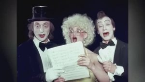 По утрам надев трусы не забудьте про часы