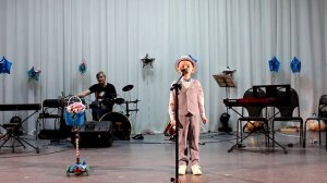 Песня Дарите женщинам цветы...