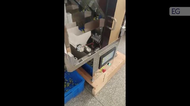 Линия для упаковки сыпучей продукции в пакеты с укладкой в коробки и паллетированием ZD