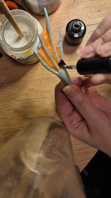 Лак, который не стирается в шарнирах! Мой главный секрет