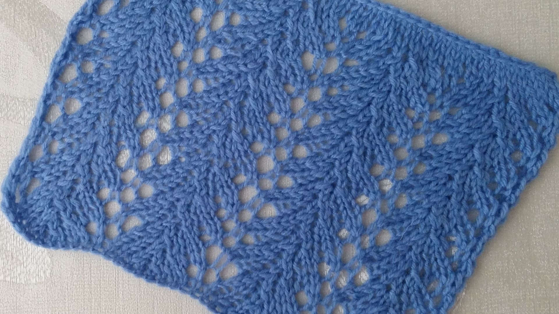 128. Голубая елочка