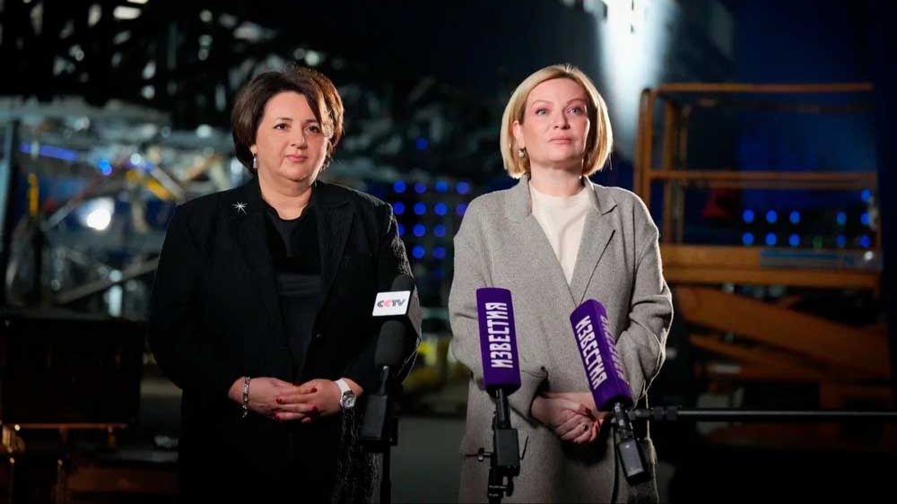 Министр культуры РФ Ольга Любимова посетила съёмочный павильон блокбастера «Чёрный шёлк»