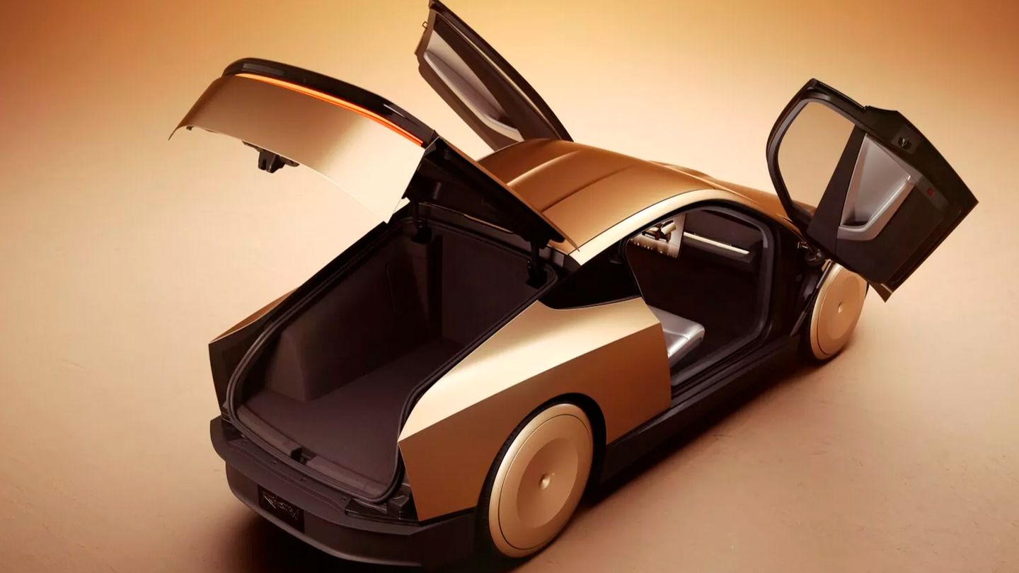 Tesla Cybercab, Tesla Optimus и Porsche Cayenne Coupе Electric.