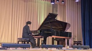 Клод Дебюсси Бергамасская сюита Прелюдия 
Исполняет Цатурян Роман