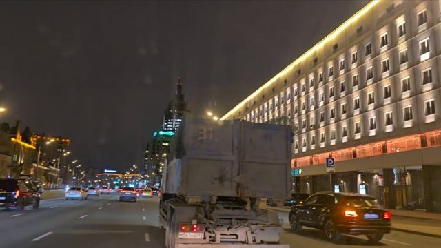из Тушино на Таганку через центр отвозил каяк