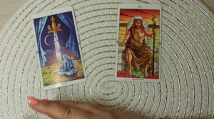 Сложный выбор: А или В? гадание таро