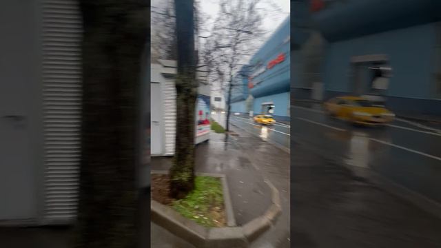 От Каширской  только пешком