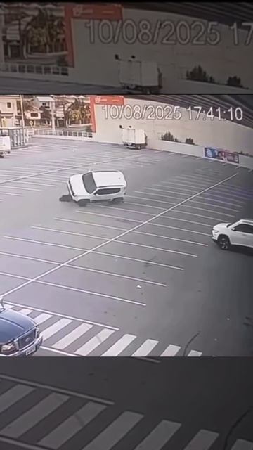 Асс за рулём. Тупая авария