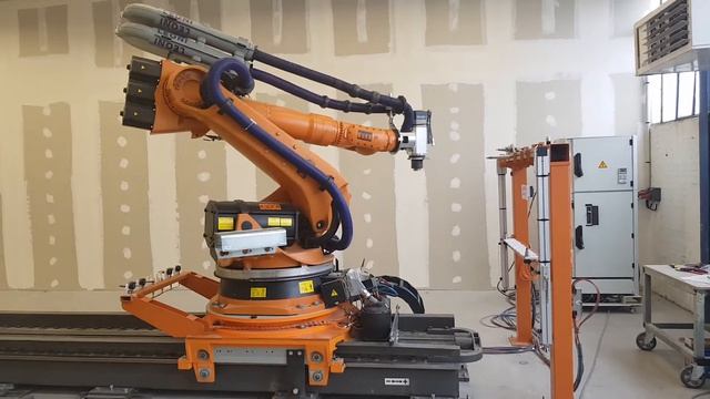 KUKA_Роботизированная фрезеровка_4 смотреть онлайн