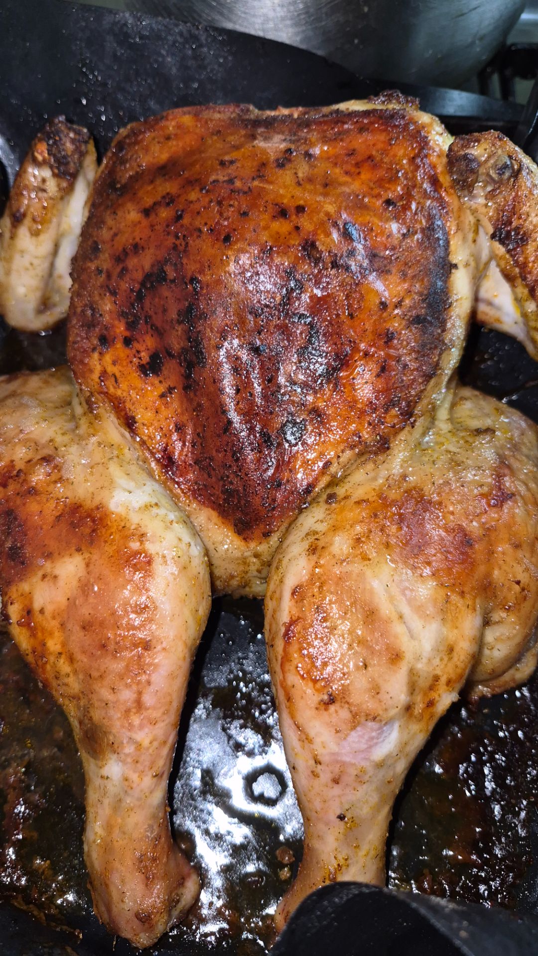 Курица с картофелем по деревенски.