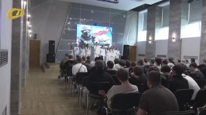 ВО ДВОРЦЕ ГОРНЯКОВ ЖЕЛЕЗНОГОРСКА ПРОШЛИ ПРОВОДЫ ЮНОШЕЙ-СРОЧНИКОВ В АРМИЮ