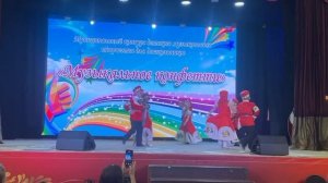 я зато люблю Ивана.