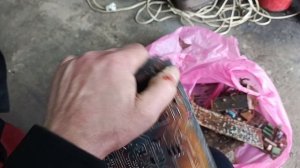 Пошёл за крапивой,а набрал... драгоценные металлы 😁😉