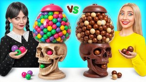 Челлендж. Шоколадная Еда vs Настоящая еда с Уэнсдей Аддамс # Смешные Челленджи от Bubba DO Challenge
