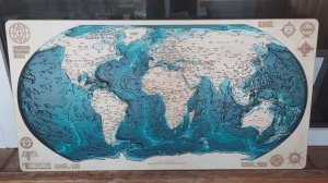 Видео 3D деревянной радиолюбительской батиметрической персонализированной карты мира из Владивостока