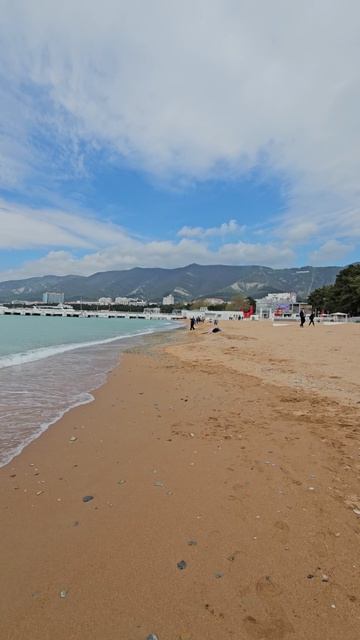 Геленджик сегодня — центральный пляж города-курорта сейчас