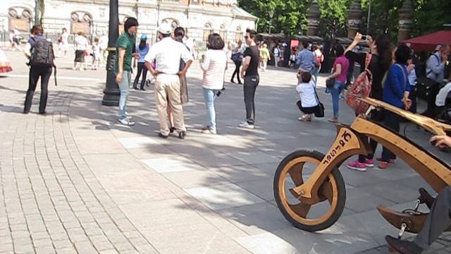 7 Иду за Ромой и наблюдаю удивленных туристов