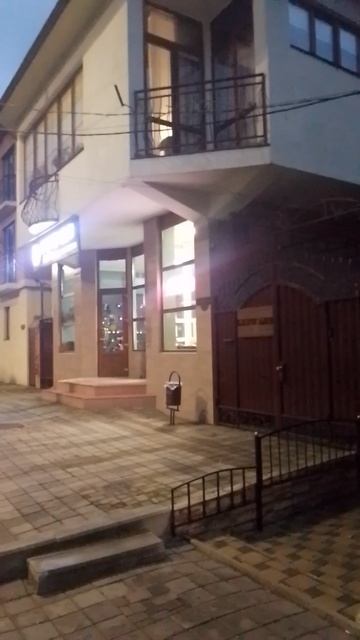 Фасад двухэтажного здания