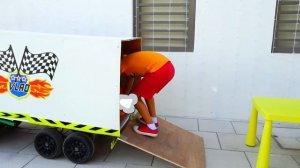 Влад и Никита делают гигантскую футболку