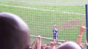 Малыш порвал стадион