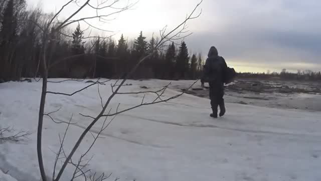 РЫБАЛКА ВО ЛЬДАХ СЕТКАМИ НА КОЛЬЯХ! ВЫЛОВИЛ ВСЁ ЖЕ!