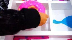 Влад и Никита играют в салон красоты   Подборка видео для детей