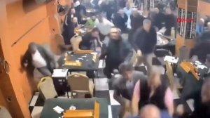 Вибрации напугали посетителей стамбульского кафе.Подумали землетрясение оказалось тайота с самбуфер