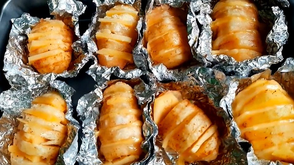 КАРТОФЕЛЬ ЗАПЕЧЁННЫЙ С СЫРОМ 😋👍