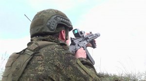 Посты воздушного наблюдения на передовой работают круглосуточно.