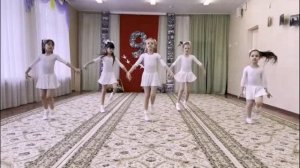 Танцевальная композиция «Аист на крыше»