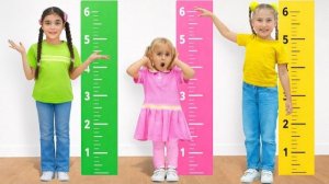 Алиса хочет прыгать на батуте, но она слишком маленькая. Она пробует разные забавные способы