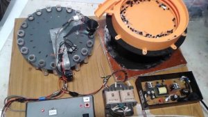 Самодельный робот расфасовщик мелких деталей.