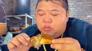 Голова быка весом 60 фунтов, отваренная до мягкости и тающей во рту! Невероятный вкус!