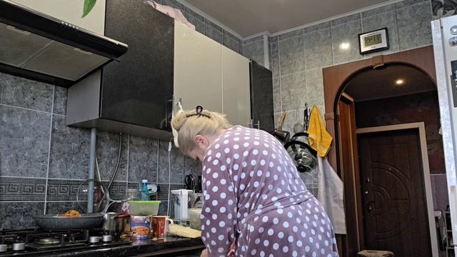 УСТРОИЛА РАЗБОРКИ С СОСЕДЯМИ!