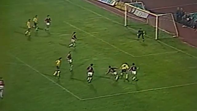 Чемпионат СССР по футболу 1990 год . Динамо Киев - Спартак Москва 3 : 1 .
