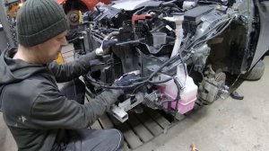 Toyota Prius Crash Repair: Every Part Replaced. Ремонт Toyota Prius после ДТП: замена всех деталей
