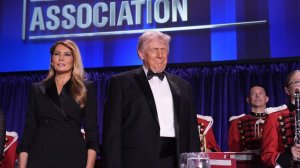 Выстрелы в отеле и вопросы к спецслужбам: что стоит за атакой на Трампа