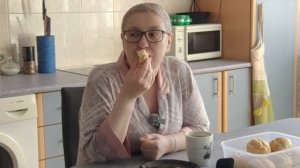 Утренний кофе с профитролями. Показываю,что получилось в разрезе 🍿