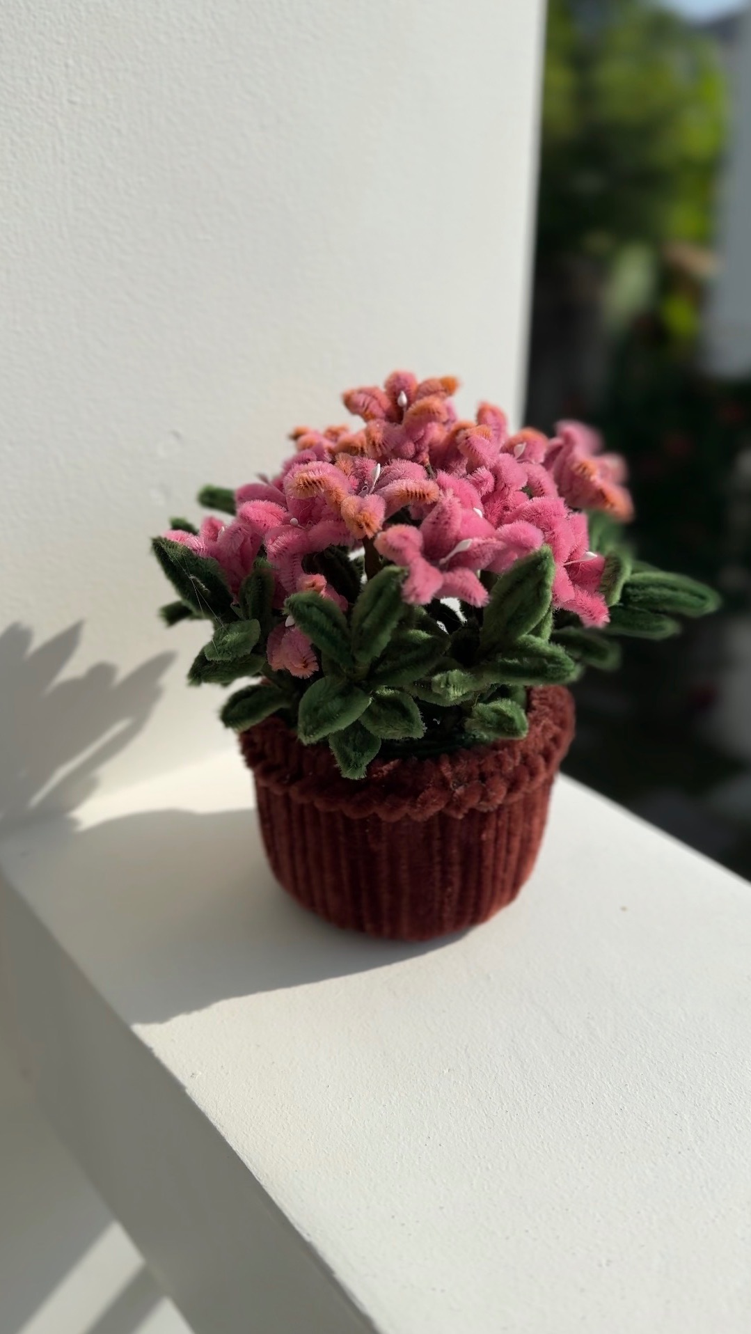 Своими руками милый букетик из пушистой проволоки 🪴