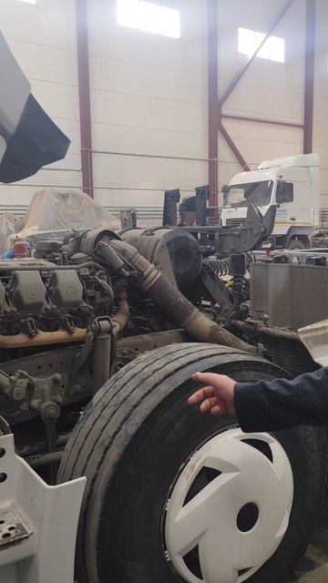 Два Мерседеса и ленивый дальнобойщик