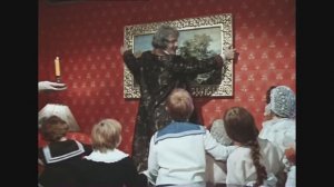 Папа вешает картину! Смотрите, и учитесь! Фрагменты из фильма «Трое в лодке, не считая собаки» 1979