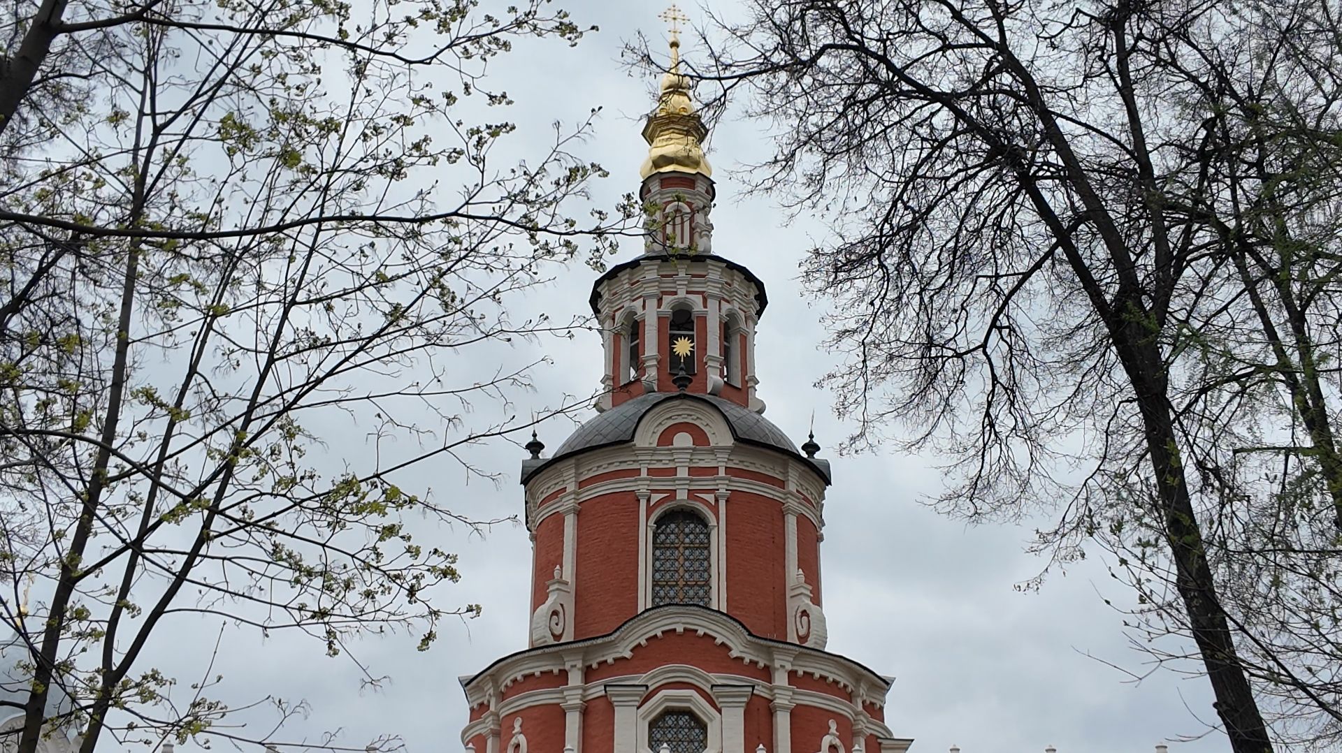 Церковь Иконы Божией Матери Тихвинская в Донском монастыре