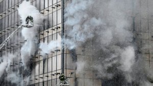 Число жертв стремительно растет. Семь человек погибли при пожаре в новостройке в Москве