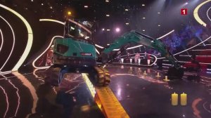 Экскаватор SUNWARD SWE60UF: ювелирный трюк на шоу «Удивительные люди» | Россия 1
